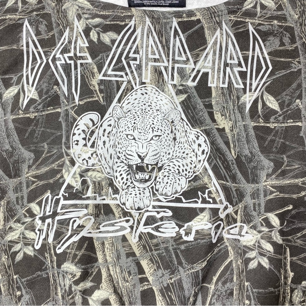 Def Leppard Hysteria 1X Leopard Cropped Oversized Off The Shoulder Sweatshirt